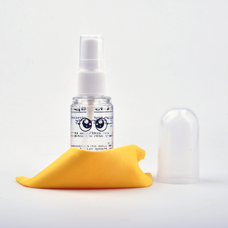Spray antivaho y gafas de tela antiniebla