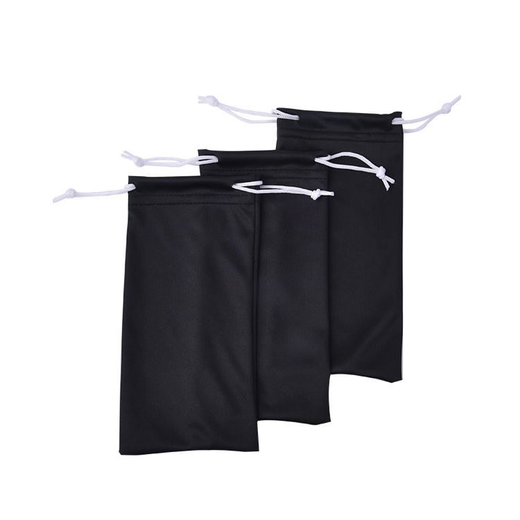Bolsa de gafas de sol Rpet negra con cordón de impresión personalizada